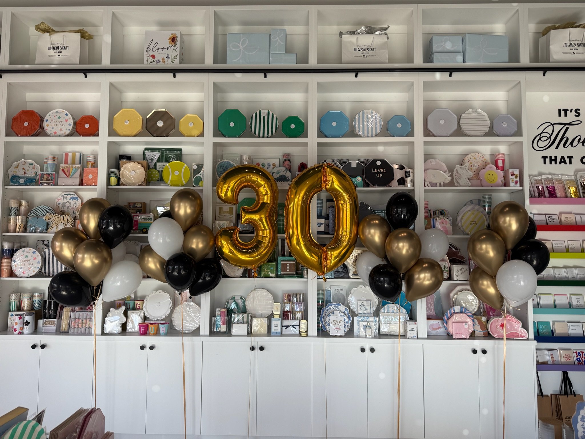 1767592220 406 کروم طلا در مقابل بادکنک طلای زرد