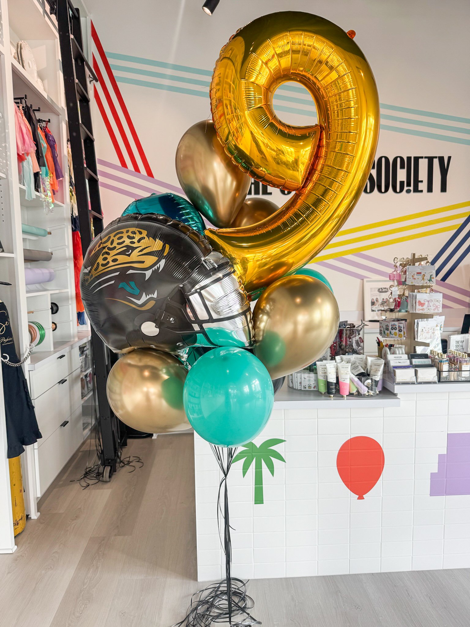 کروم طلا در مقابل بادکنک طلای زرد 9 1767592221 472 کروم طلا در مقابل بادکنک طلای زرد