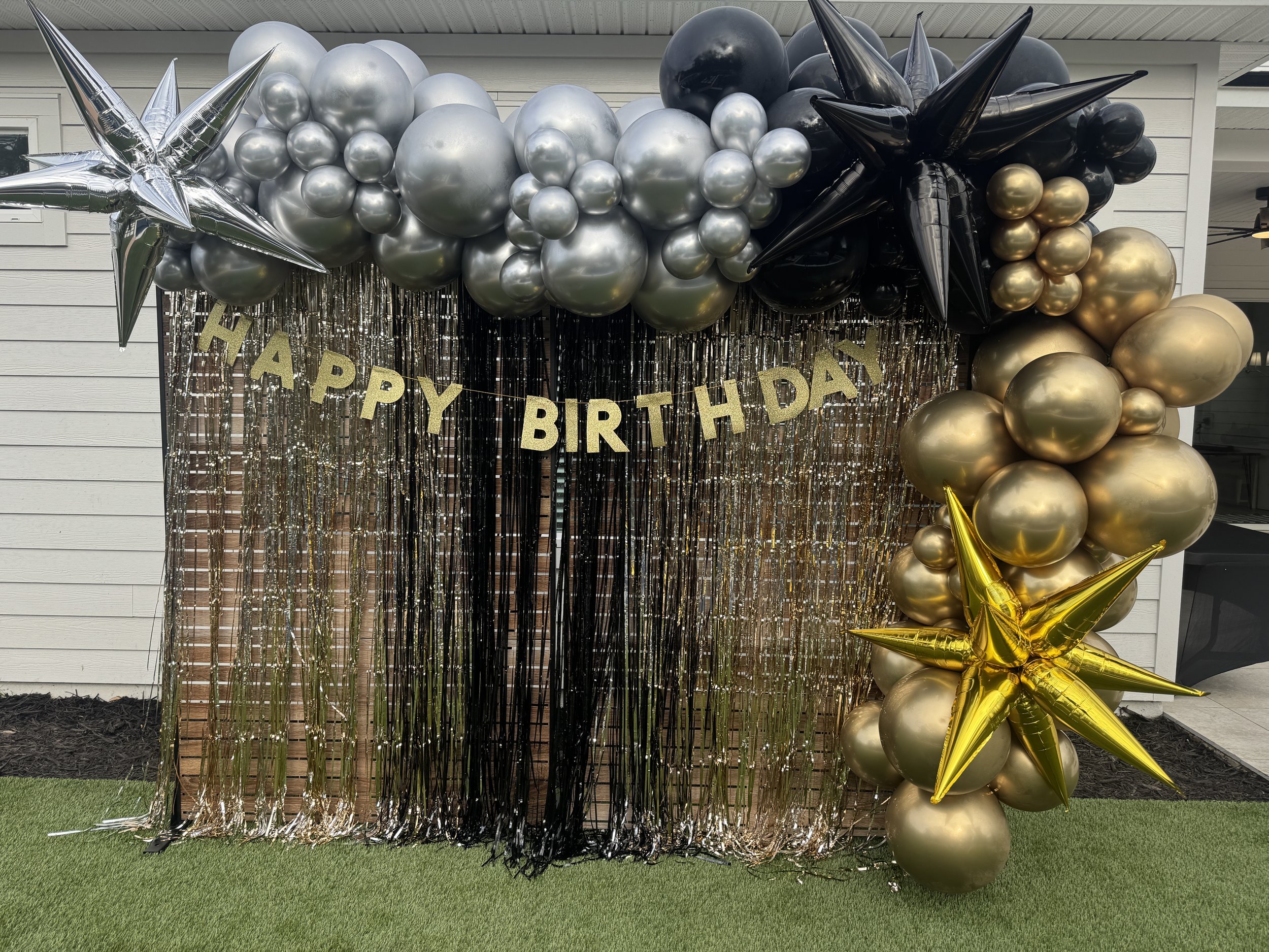 کروم طلا در مقابل بادکنک طلای زرد